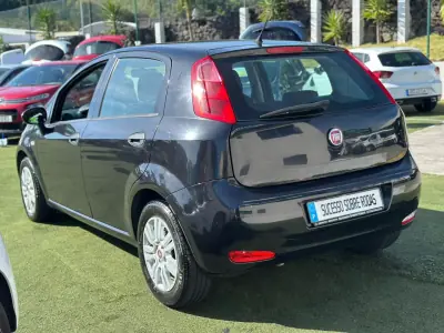 Fiat Punto 2018 - 10990 EUR, 83900 km - AUTO.MOTO.pt - 83900km - foto 6 de 20
