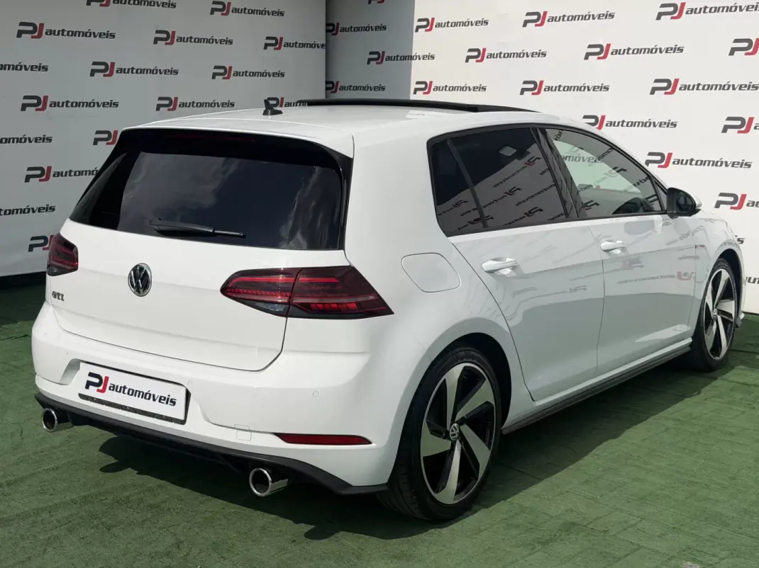 Volkswagen Golf 2018 - 26990 EUR, 148000 km - AUTO.MOTO.pt - 148000km - foto 10 de 15
