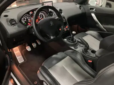 Peugeot RCZ 2015 - 16900 EUR, 79367 km - AUTO.MOTO.pt - 79367km - foto 3 de 18