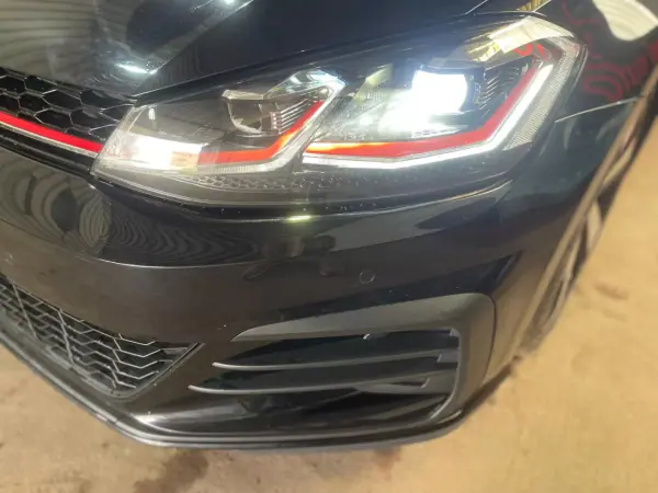 Volkswagen Golf 2019 - 30500 EUR, 106000 km - AUTO.MOTO.pt - 106000km - foto 25 de 47