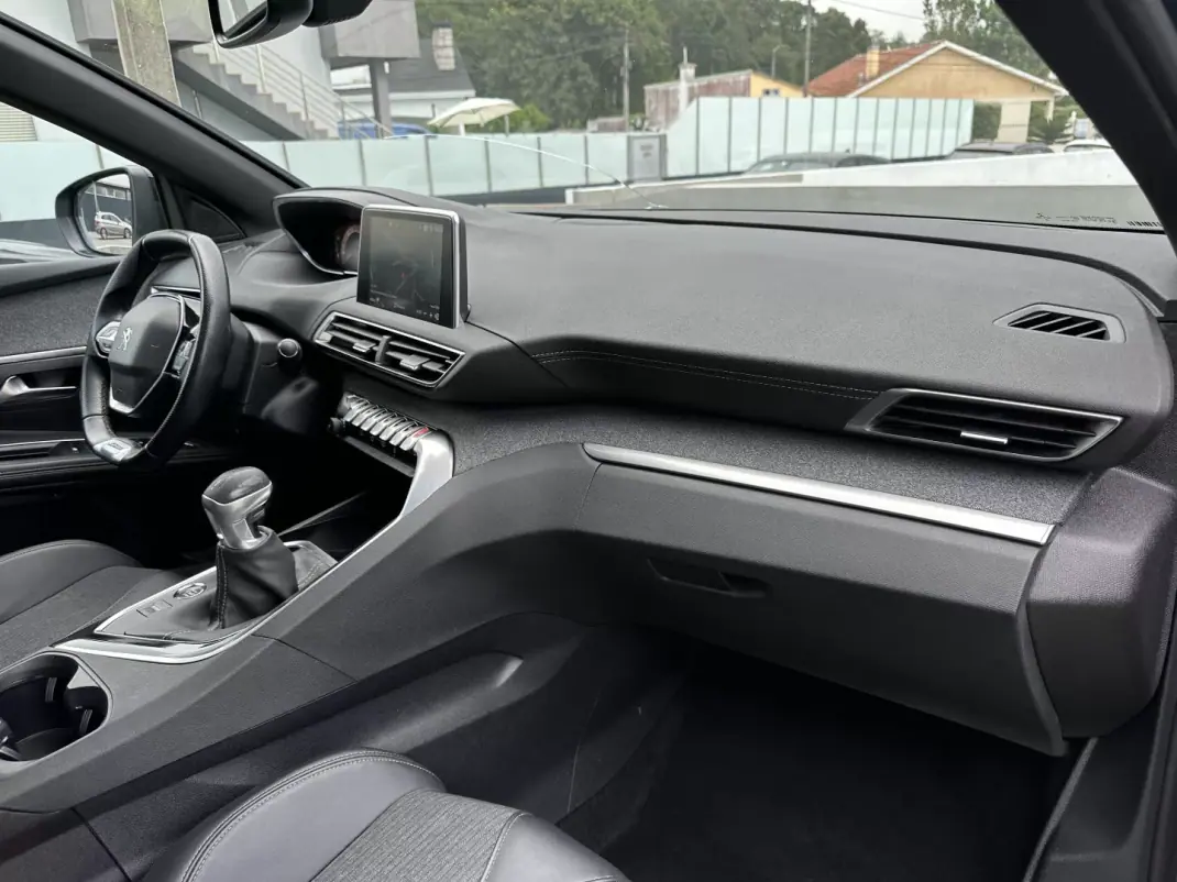 Peugeot 5008 2019 - 15900 EUR, 180000 km - 180000km - foto 68 de 70