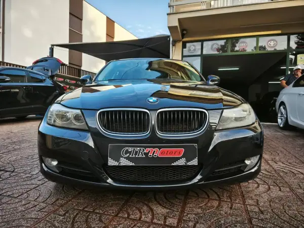 BMW 318 2010 - 8900 EUR, 360000 km - AUTO.MOTO.pt - 360000km - foto 2 de 27