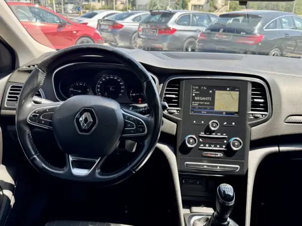Renault Mégane Sport Tourer 2019 - 10999 EUR, 149000 km - 149000km - foto 5 de 22