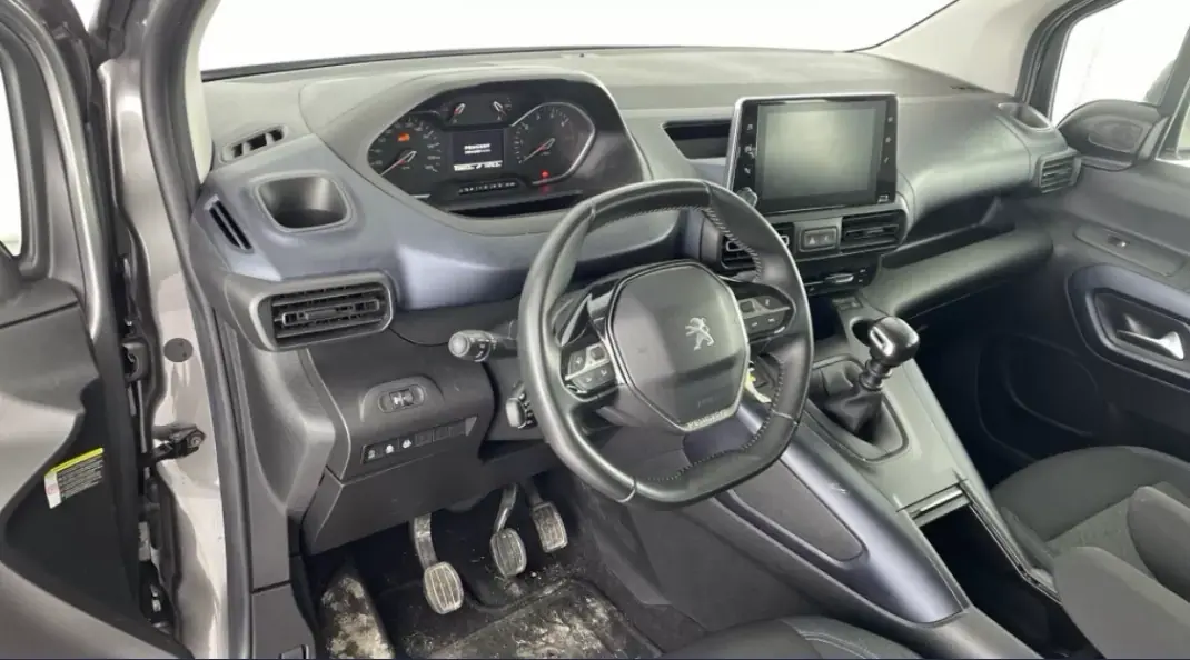 Peugeot Rifter 2019 - 16999 EUR, 56031 km - AUTO.MOTO.pt - 56031km - foto 14 de 15