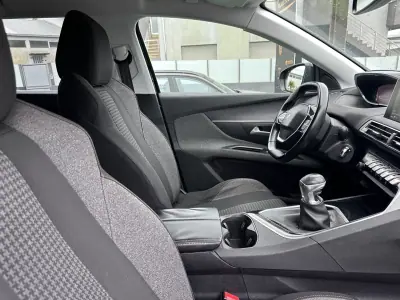 Peugeot 5008 2018 - 14900 EUR, 140000 km - AUTO.MOTO.pt - 140000km - foto 43 de 52