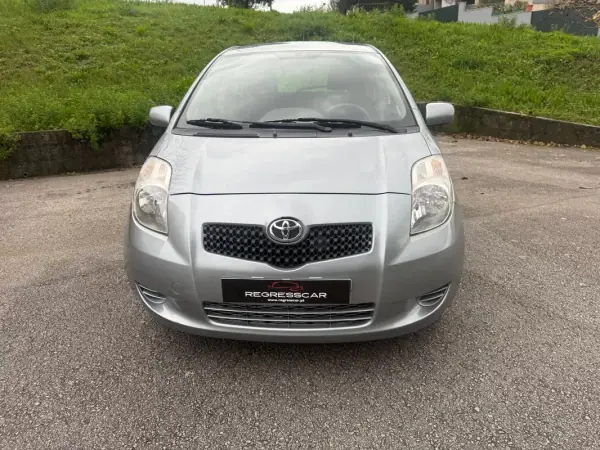 Toyota Yaris 2006 - 6900 EUR, 168000 km - AUTO.MOTO.pt - 168000km - foto 2 de 25