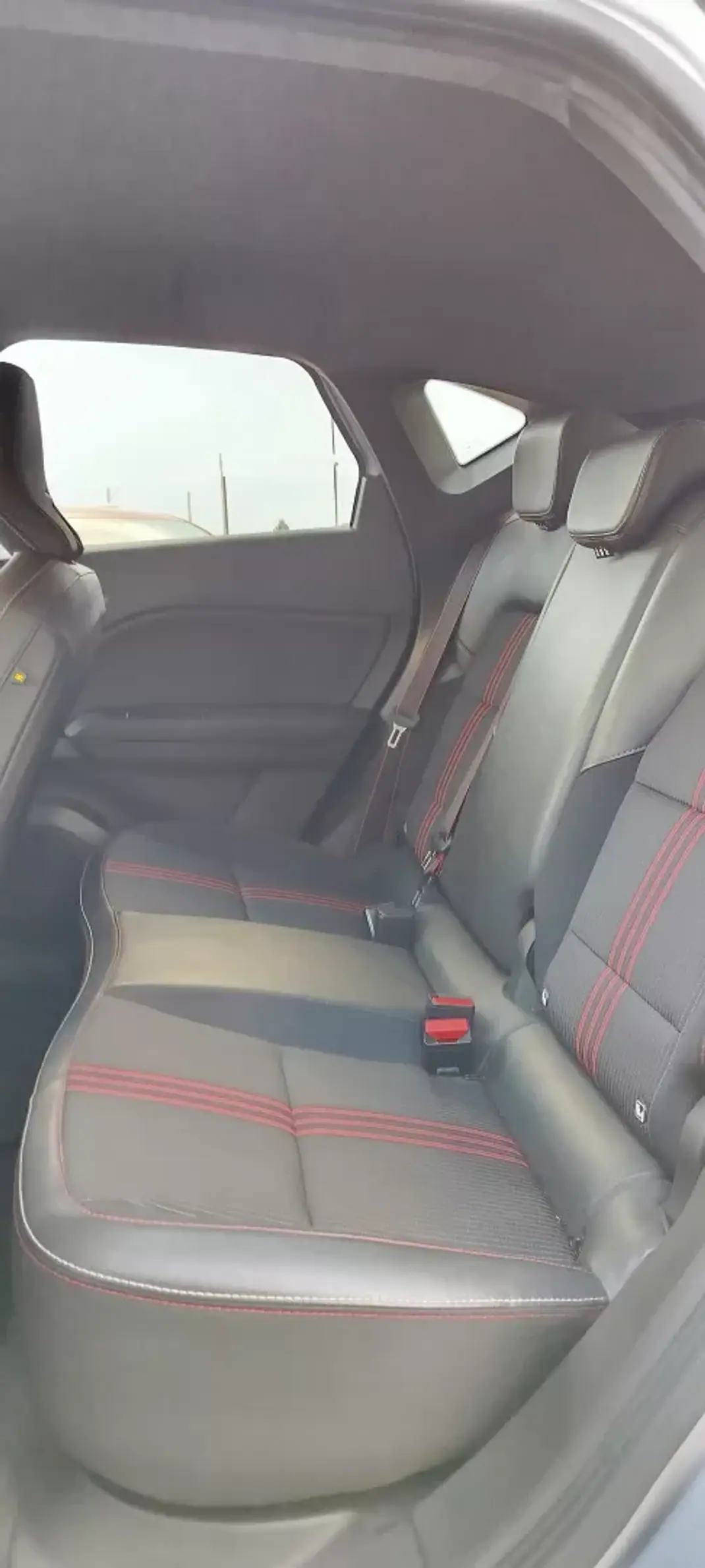 Renault Captur 2023 - 19450 EUR, 52000 km - AUTO.MOTO.pt - 52000km - foto 11 de 12