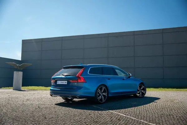 Volvo V90 2018 - 21990 EUR, 184000 km - AUTO.MOTO.pt - 184000km - foto 4 de 38