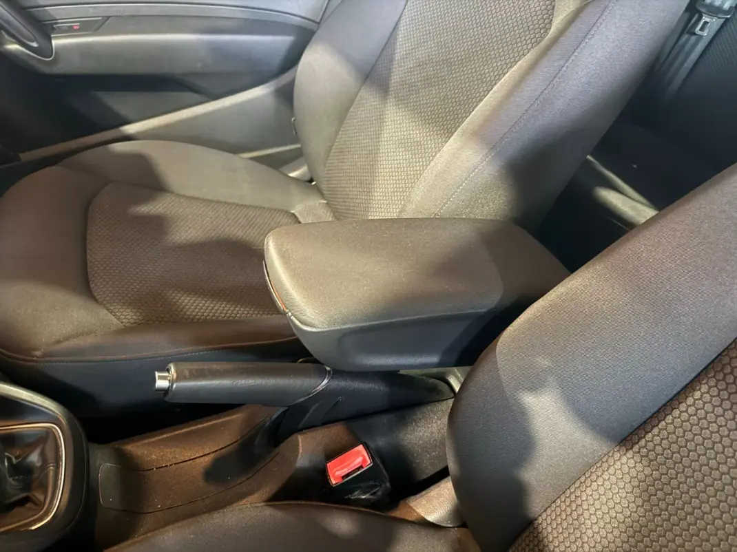 Audi A1 2011 - 10895 EUR, 86000 km - AUTO.MOTO.pt - 86000km - foto 14 de 16