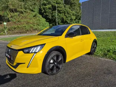 Peugeot e-208 2021 - 18496 EUR, 33131 km - AUTO.MOTO.pt - 33131km - foto 5 de 35