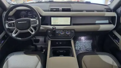 Land Rover Defender 2024 - 96000 EUR, 29684 km - AUTO.MOTO.pt - 29684km - foto 6 de 21