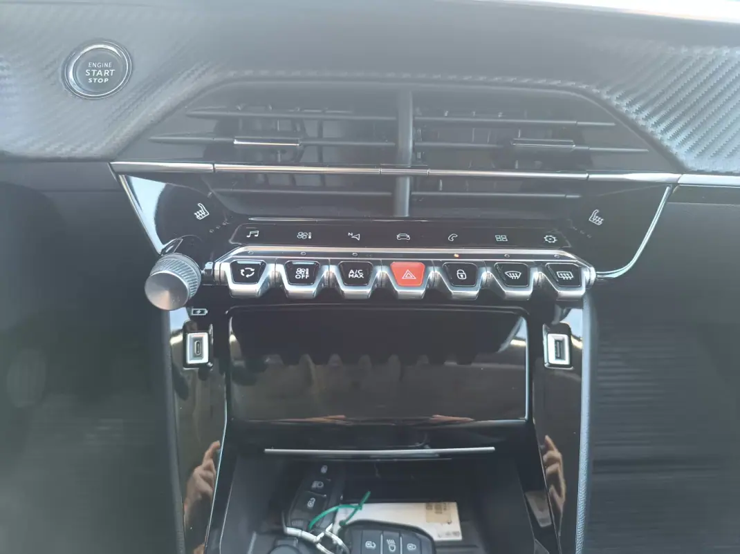 Peugeot 2008 2021 - 18990 EUR, 186919 km - AUTO.MOTO.pt - 186919km - foto 17 de 37