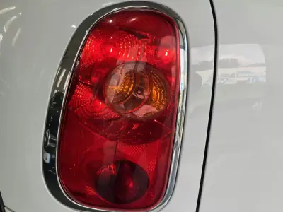 MINI Countryman 2011 - 9999 EUR, 208121 km - AUTO.MOTO.pt - 208121km - foto 8 de 21