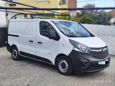 Opel Vivaro 2016 - 10980 EUR, 254100 km - foto 4 de 35