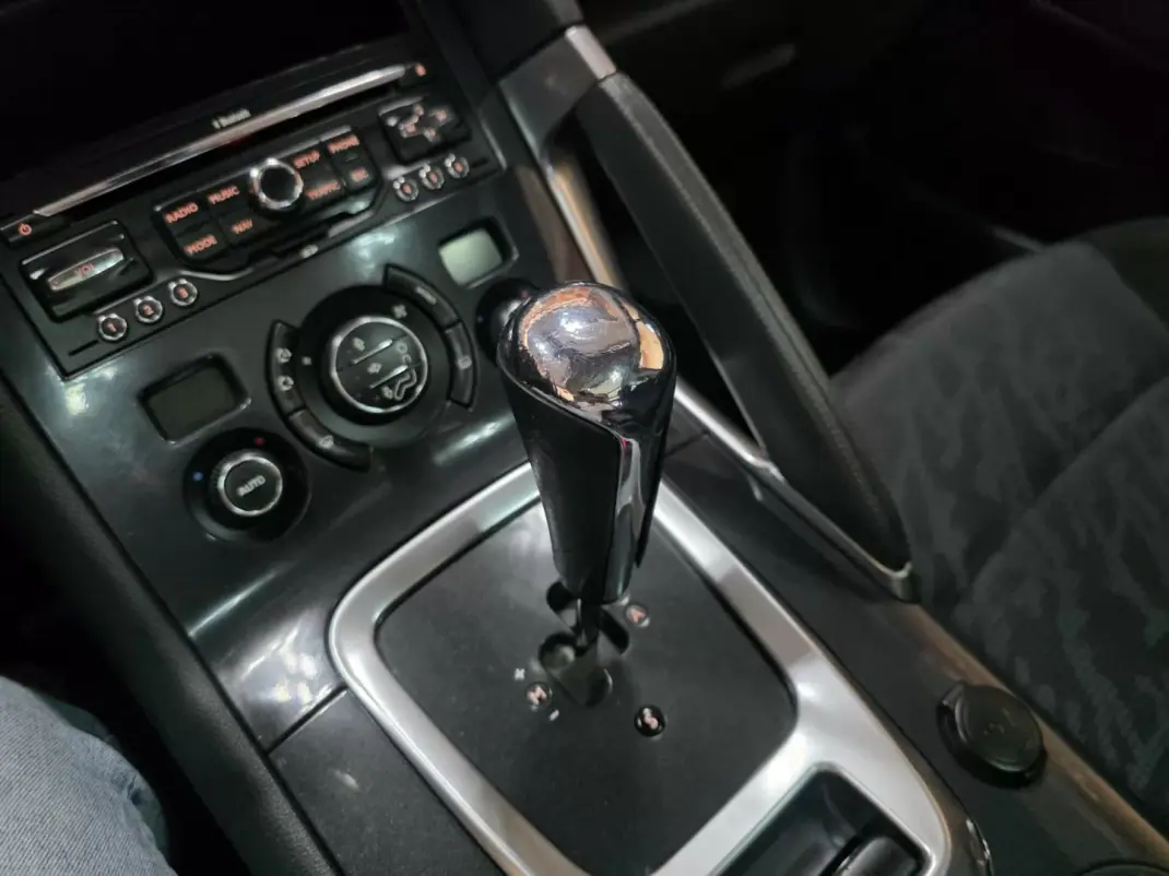 Peugeot 3008 2010 - 7990 EUR, 220000 km - AUTO.MOTO.pt - 220000km - foto 6 de 20