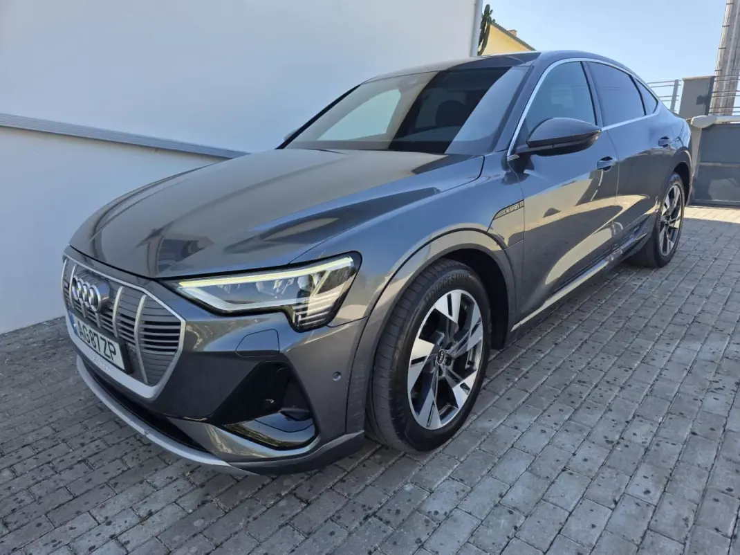 Audi e-tron 2021 - 32900 EUR, 120000 km - 120000km - foto 3 de 51