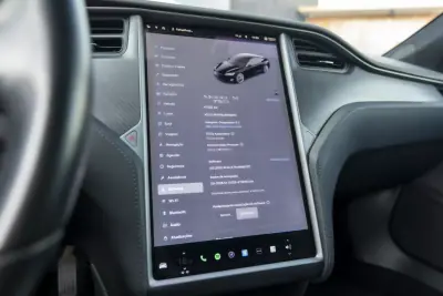 Tesla Model S 2018 - 26900 EUR, 119000 km - AUTO.MOTO.pt - 119000km - foto 22 de 25