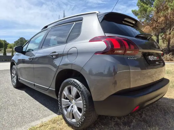 Peugeot 2008 2017 - 9999 EUR, 63500 km - 63500km - foto 3 de 33