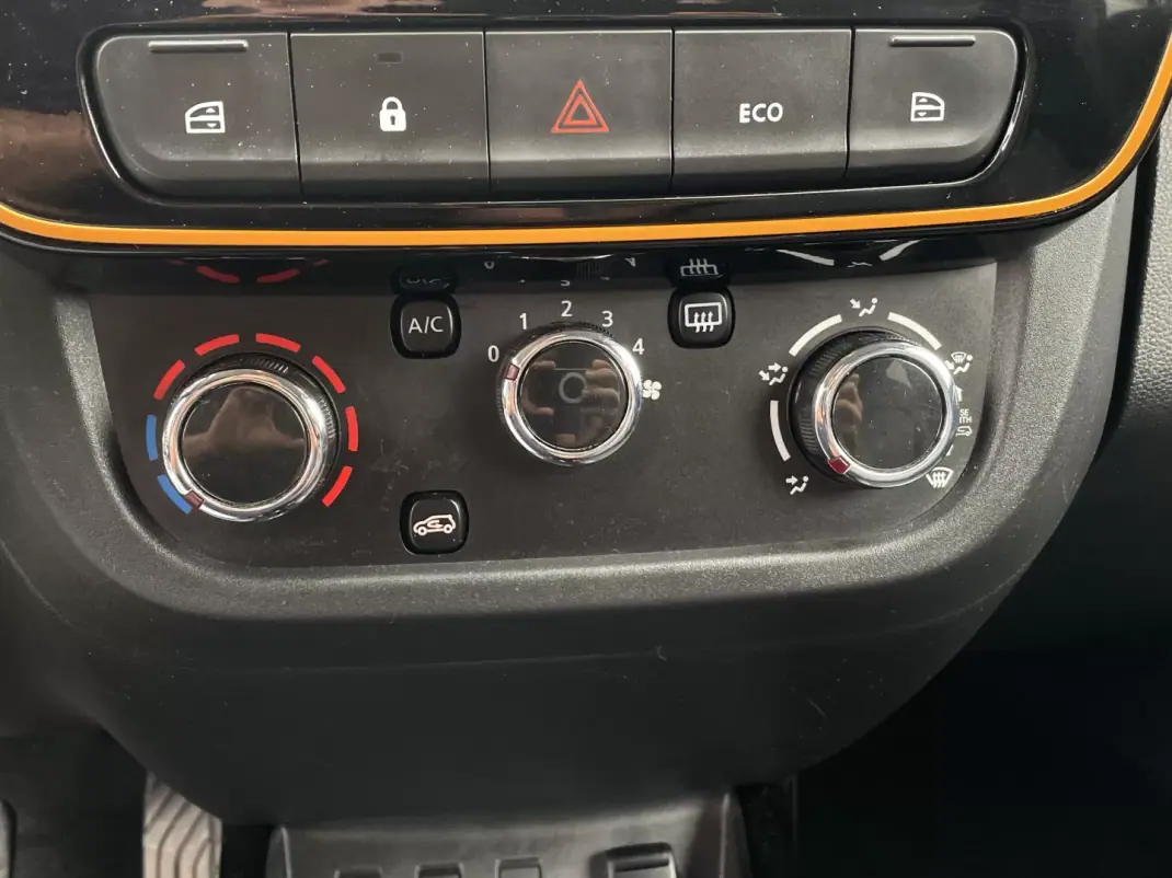 Dacia Spring 2021 - 10850 EUR, 17296 km - AUTO.MOTO.pt - 17296km - foto 23 de 32