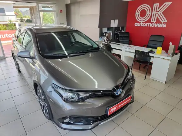 Toyota Auris Touring Sports 2018 - 16950 EUR, 109000 km - AUTO.MOTO.pt - 109000km - foto 2 de 37