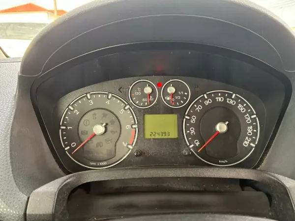 Ford Fiesta 2008 - 3250 EUR, 224000 km - AUTO.MOTO.pt - 224000km - foto 20 de 21