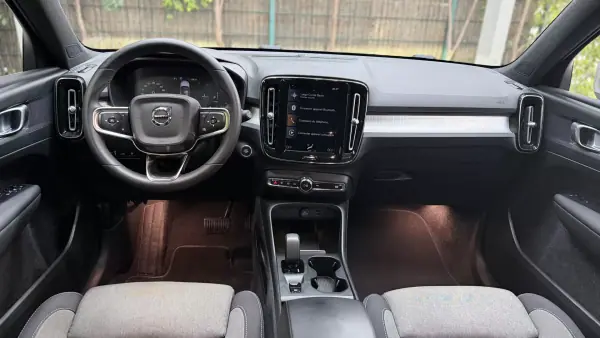 Volvo XC 40 2023 - 31500 EUR, 82000 km - AUTO.MOTO.pt - 82000km - foto 10 de 24