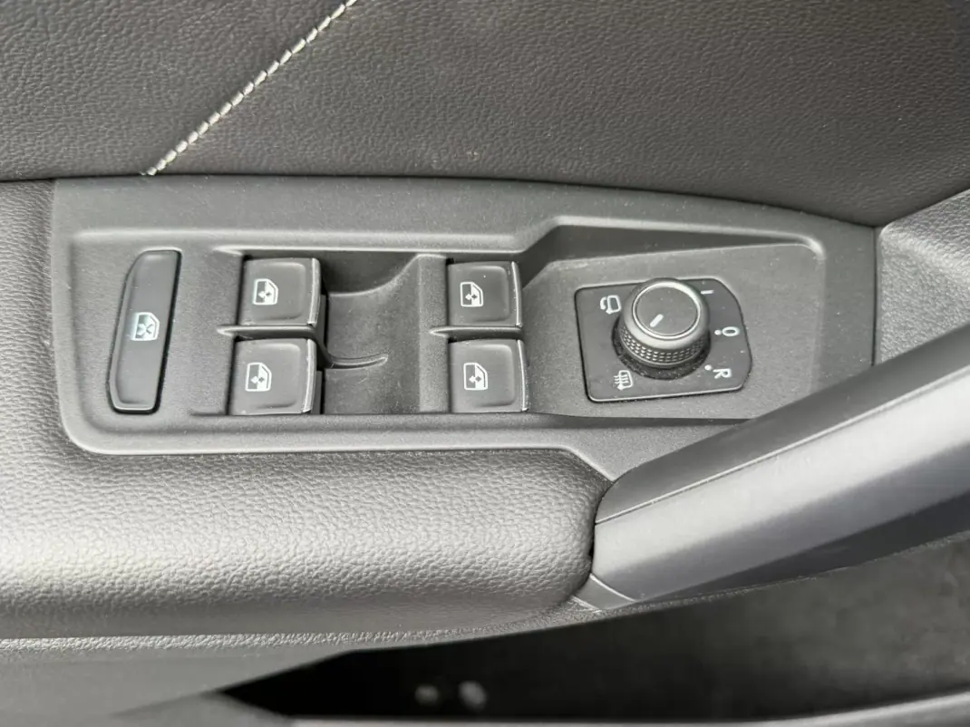 Volkswagen Tiguan 2022 - 33900 EUR, 71516 km - AUTO.MOTO.pt - 71516km - foto 5 de 21