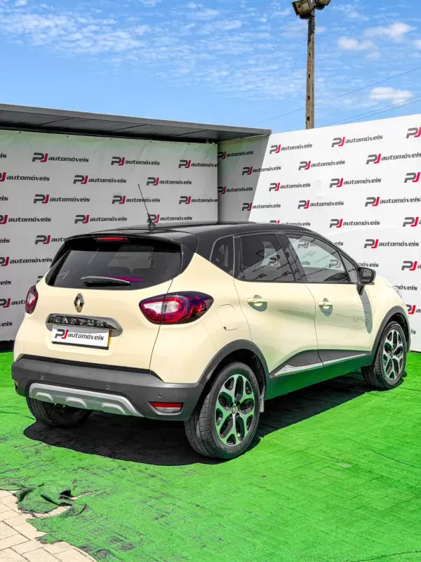 Renault Captur 2019 - 12750 EUR, 68000 km - AUTO.MOTO.pt - 68000km - foto 11 de 26