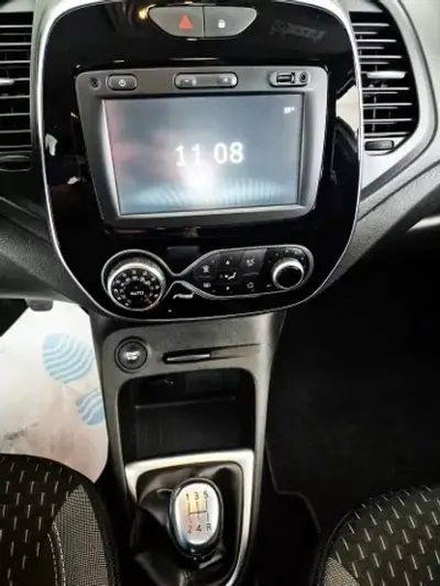 Renault Captur 2018 - 13750 EUR, 50000 km - AUTO.MOTO.pt - 50000km - foto 11 de 11