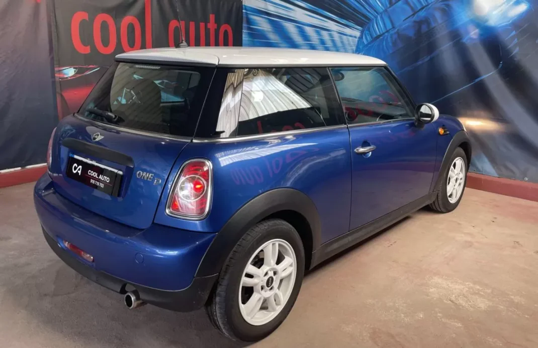 MINI One 2011 - 8500 EUR, 230000 km - AUTO.MOTO.pt - 230000km - foto 14 de 35