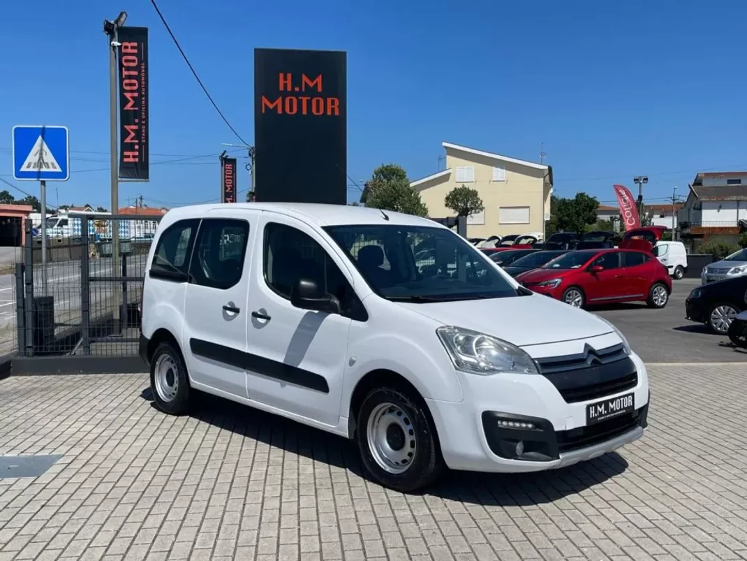 Citroën Berlingo 2017 - 13500 EUR, 312000 km - AUTO.MOTO.pt - 312000km - foto 1 de 14