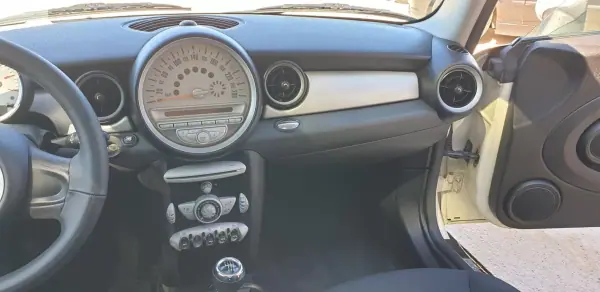 MINI One 2010 - 6990 EUR, 299000 km - AUTO.MOTO.pt - 299000km - foto 17 de 35