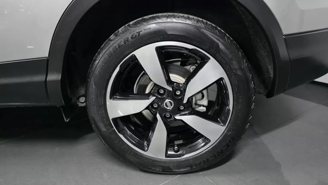Nissan Qashqai 2015 - 17990 EUR, 157000 km - AUTO.MOTO.pt - 157000km - foto 23 de 24