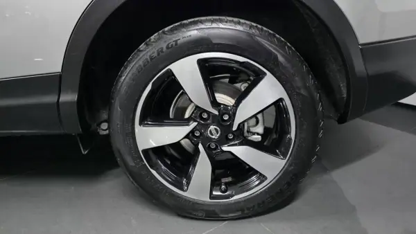 Nissan Qashqai 2015 - 17990 EUR, 157000 km - AUTO.MOTO.pt - 157000km - foto 23 de 24