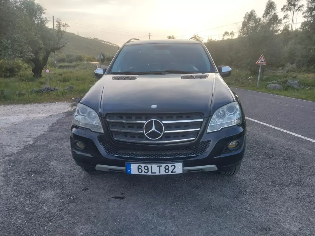 Mercedes-Benz ML 350 2010 - 15900 EUR, 220100 km - AUTO.MOTO.pt - 220100km - foto 3 de 18