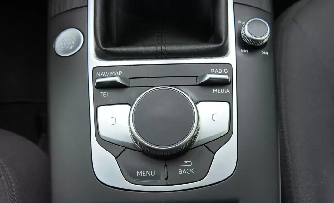 Audi A3 Limousine 2017 - 20500 EUR, 61500 km - AUTO.MOTO.pt - 61500km - foto 14 de 21