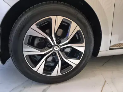 Renault Clio 2023 - 17500 EUR, 53777 km - AUTO.MOTO.pt - 53777km - foto 24 de 26