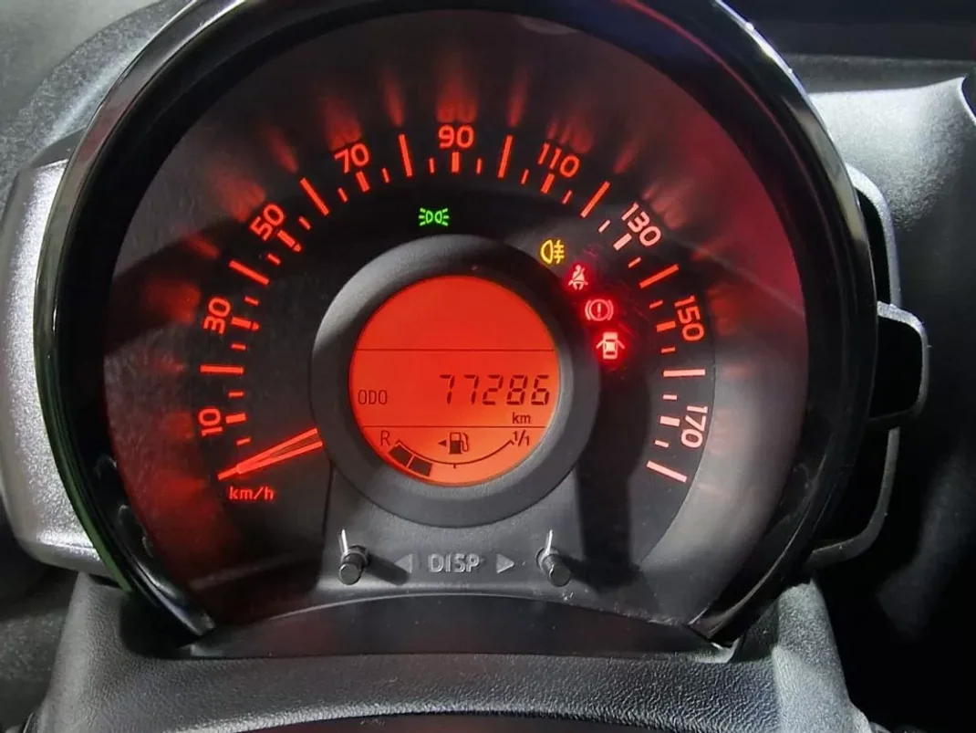 Citroën C1 2016 - 9990 EUR, 77286 km - AUTO.MOTO.pt - 77286km - foto 16 de 36