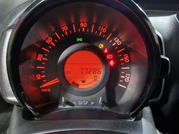 Citroën C1 2016 - 9990 EUR, 77286 km - AUTO.MOTO.pt - 77286km - foto 16 de 36
