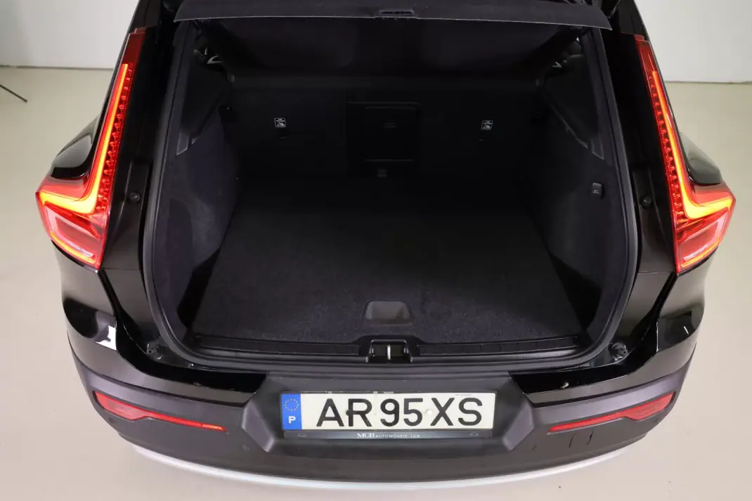 Volvo XC 40 2022 - 28990 EUR, 98750 km - AUTO.MOTO.pt - 98750km - foto 23 de 51