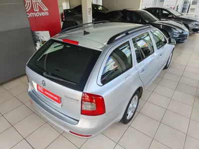 Skoda Octavia Break 2009 - 5750 EUR, 277000 km - AUTO.MOTO.pt - 277000km - foto 12 de 36