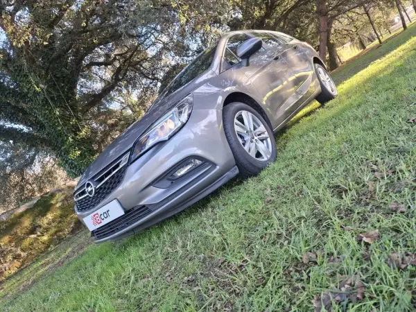 Opel Astra Sports Tourer 2017 - 8900 EUR, 231400 km - AUTO.MOTO.pt - 231400km - foto 6 de 35