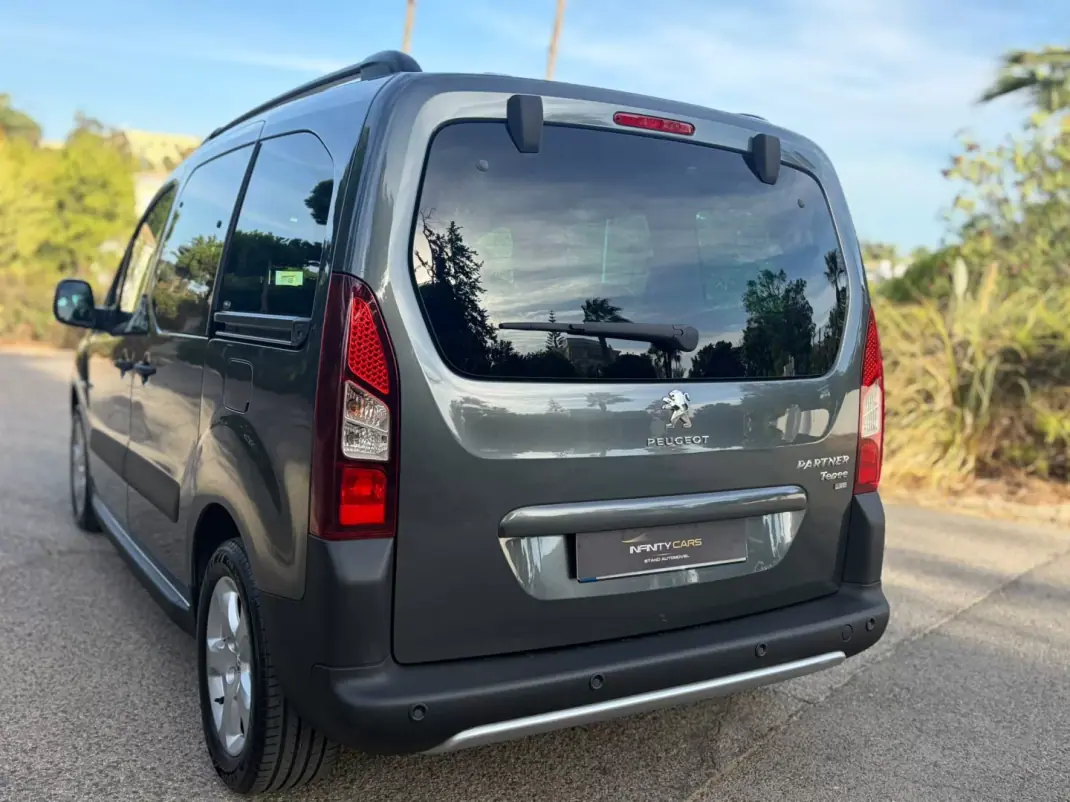 Peugeot Partner 2014 - 11999 EUR, 150000 km - 150000km - foto 13 de 20