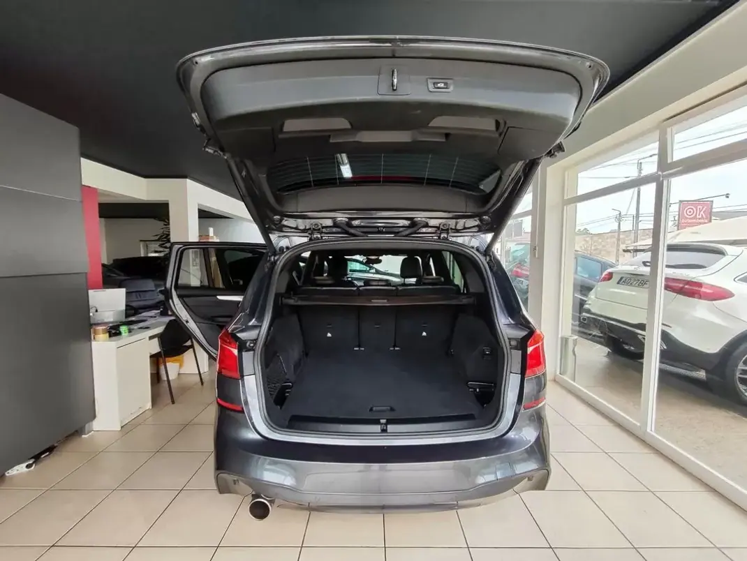 BMW 218 Gran Tourer 2015 - 17250 EUR, 190800 km - AUTO.MOTO.pt - 190800km - foto 13 de 35