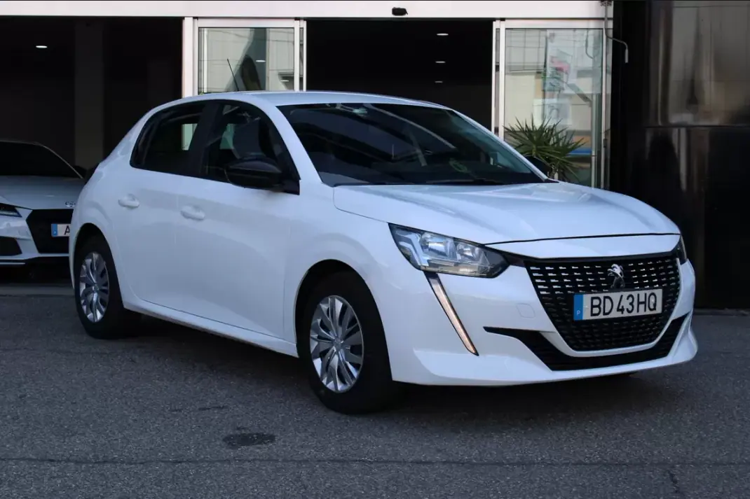 Peugeot 208 2022 - 13400 EUR, 45338 km - AUTO.MOTO.pt - 45338km - foto 1 de 17