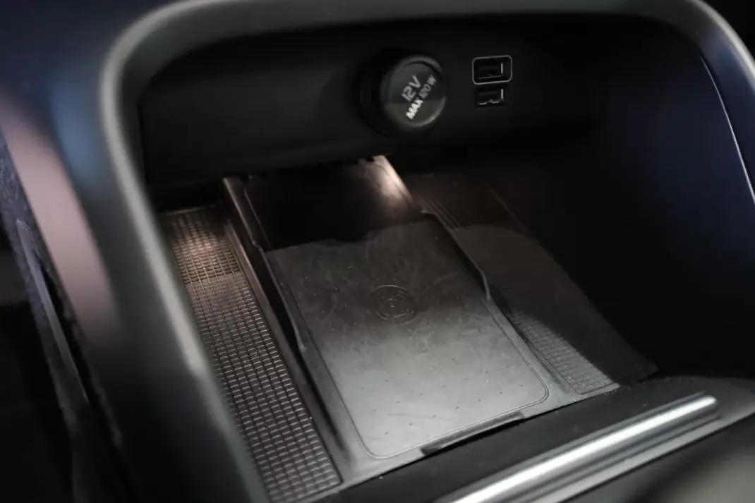 Volvo XC 40 2022 - 28990 EUR, 98750 km - AUTO.MOTO.pt - 98750km - foto 51 de 51