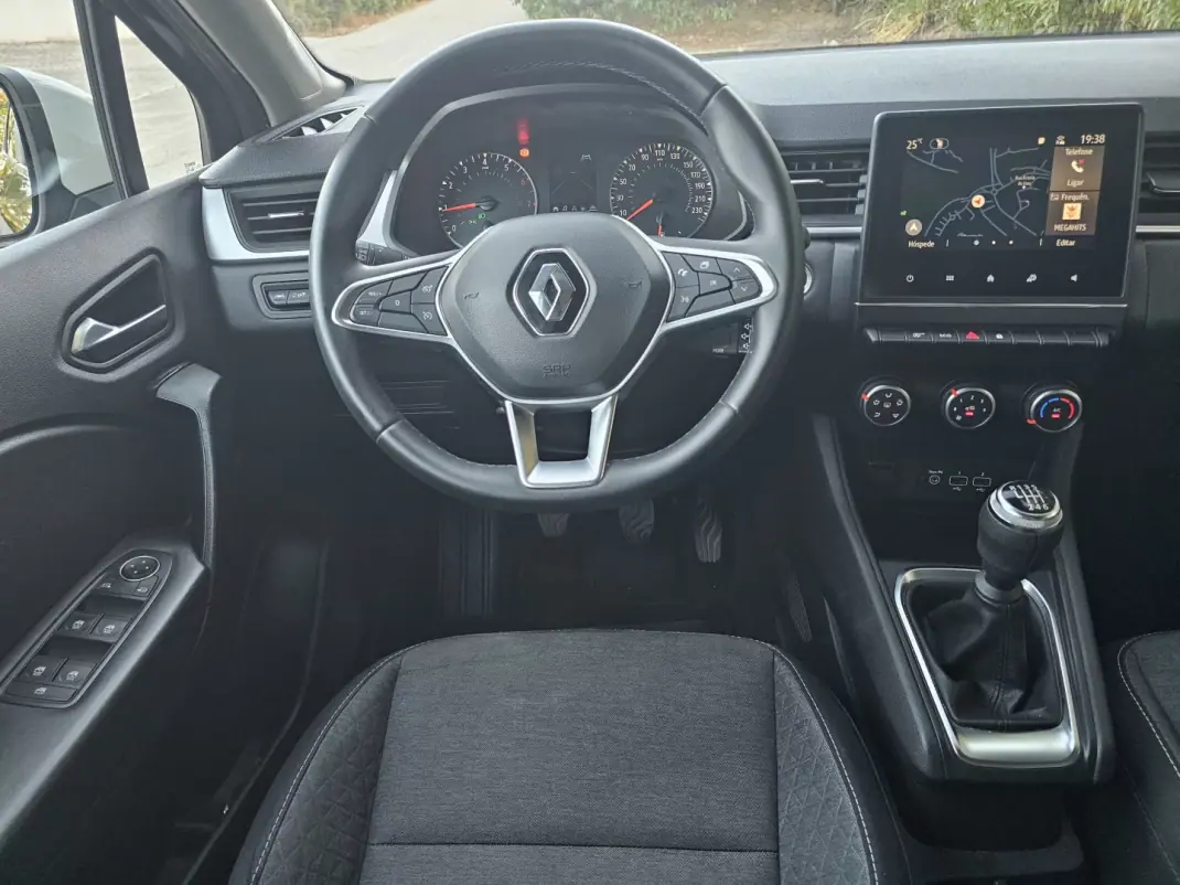 Renault Captur 2022 - 16850 EUR, 58500 km - 58500km - foto 17 de 23