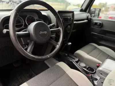 Jeep Wrangler 2007 - 34950 EUR, 165311 km - AUTO.MOTO.pt - 165311km - foto 9 de 13