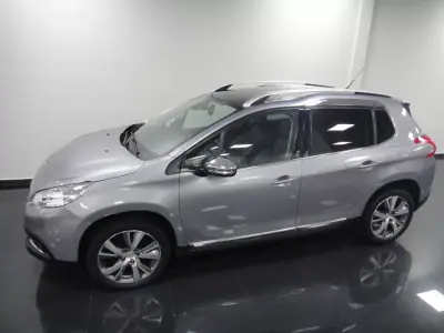 Peugeot 2008 2015 - 8990 EUR, 88000 km - AUTO.MOTO.pt - 88000km - foto 9 de 25