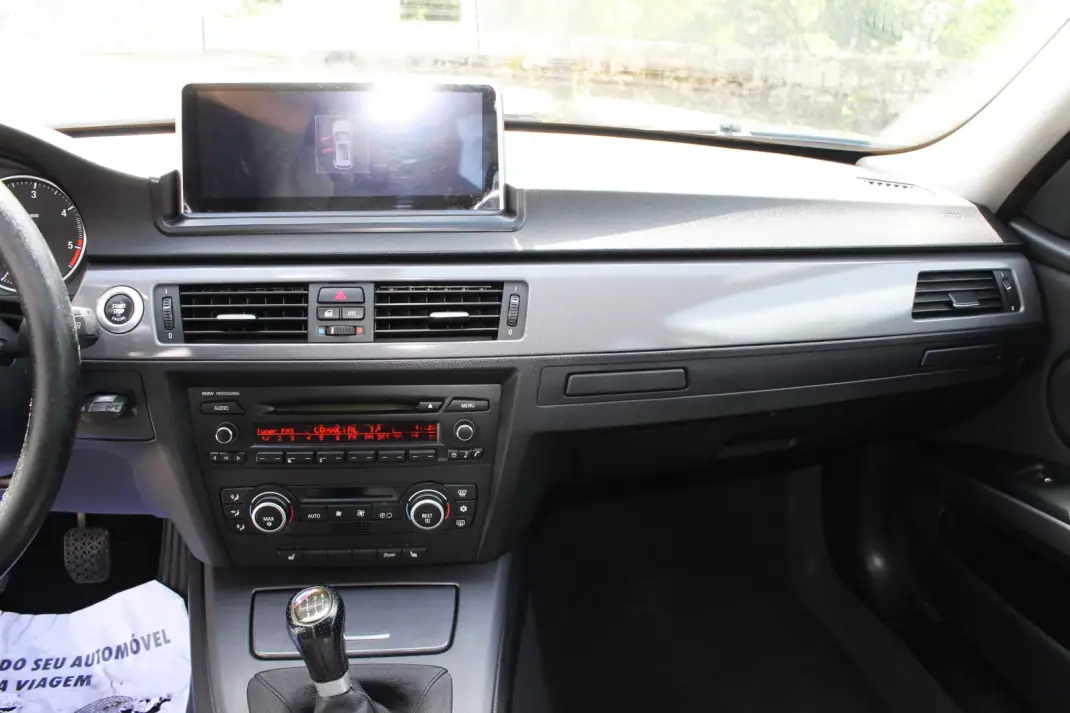 BMW 320 2008 - 8990 EUR, 338000 km - AUTO.MOTO.pt - 338000km - foto 21 de 35
